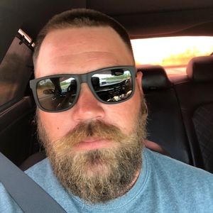 Meet your Posher, Dustin